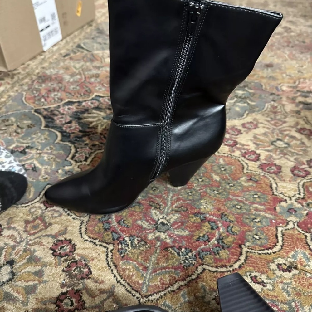 Black Heeled Boots with High Heel and Pointed Toe size 9 - Picture 5 of 9
